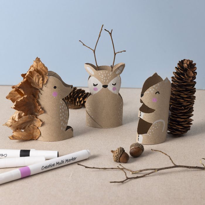 Animaux forestiers en tubes de papier cartonné et matériaux naturels