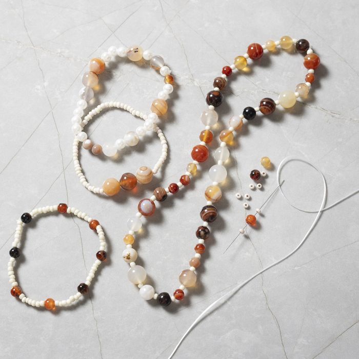 Collier et bracelet avec des agates naturelles 