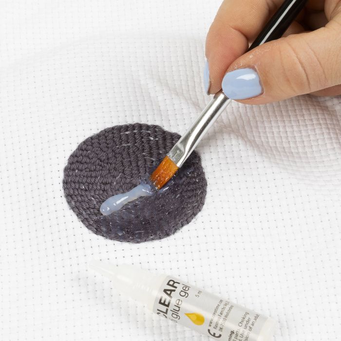 Comment terminer votre broderie au poinçon à broderie