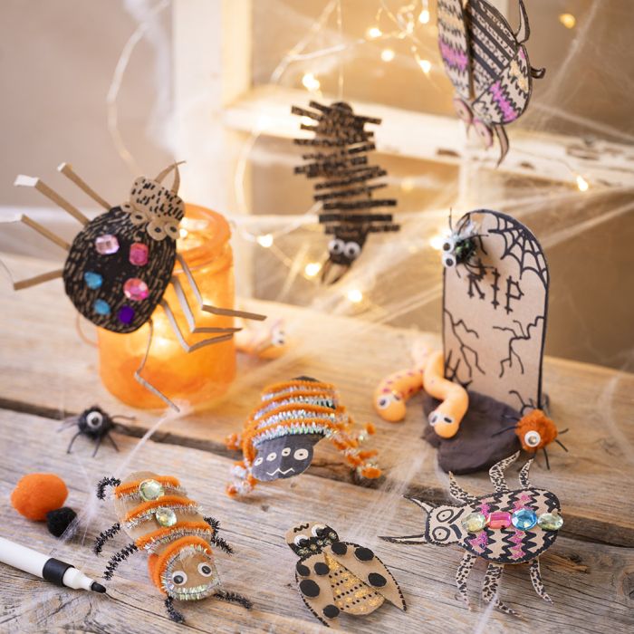 Cimetière d’Halloween avec insectes