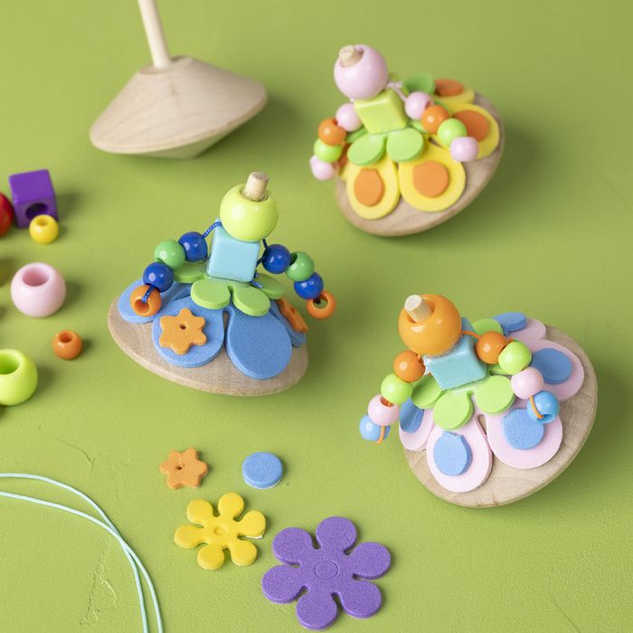 Toupies décorées comme de petites ballerines
