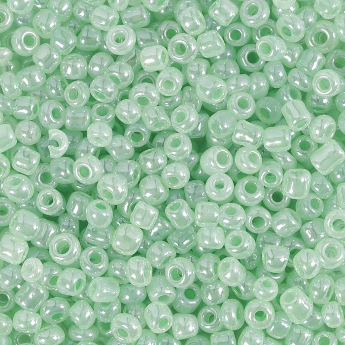 Perles de rocaille, d 3 mm, dim. 8/0, diamètre intérieur 0,6-1,0 mm, vert clair, 25 gr/ 1 Pq.