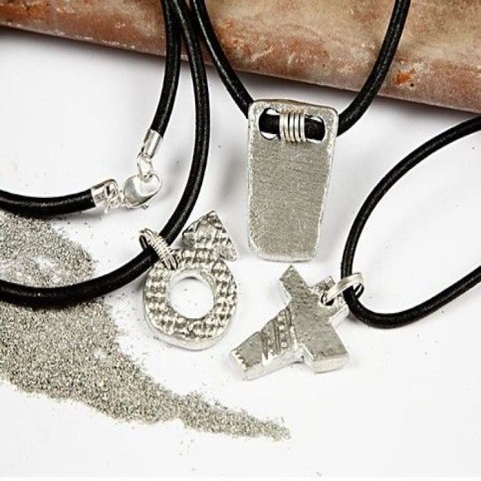 Bijoux en étain