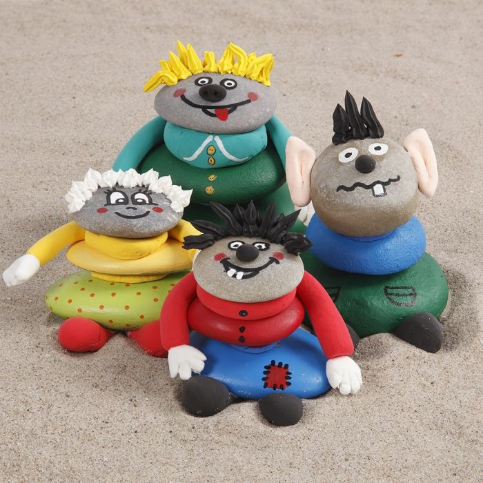 Trolls en pierre décorés avec des marqueurs Plus Color et de la Silk Clay