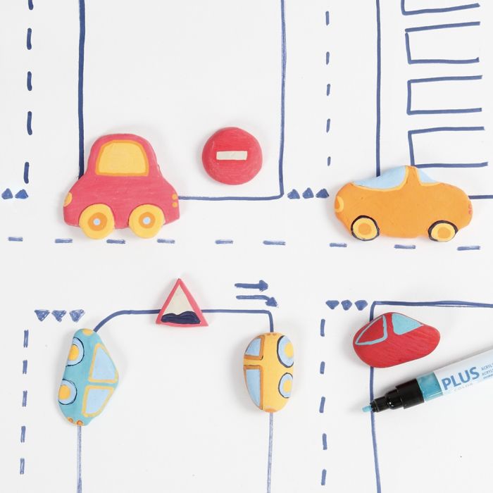 Voitures et panneaux routiers en argile autodurcissante