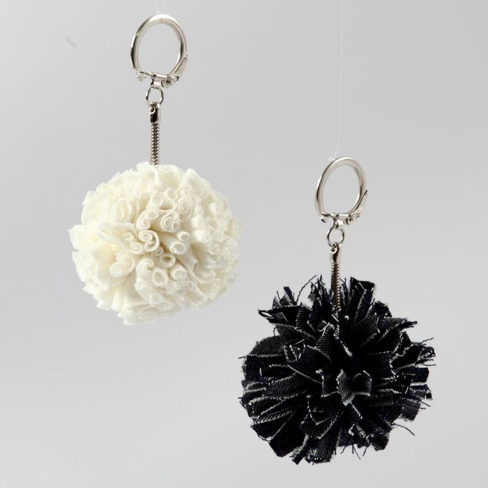 Suspensions en pompons en fil Spaghetti (fil textile) ou en fil textile Denim