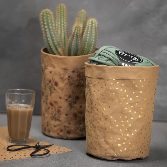 Un sac réalisé avec du papier imitation cuir à motifs