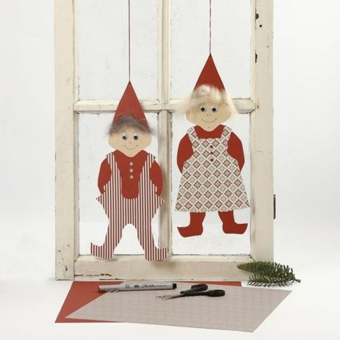 Petits lutins en carton vêtus de vêtements en papier Design Vivi Gade