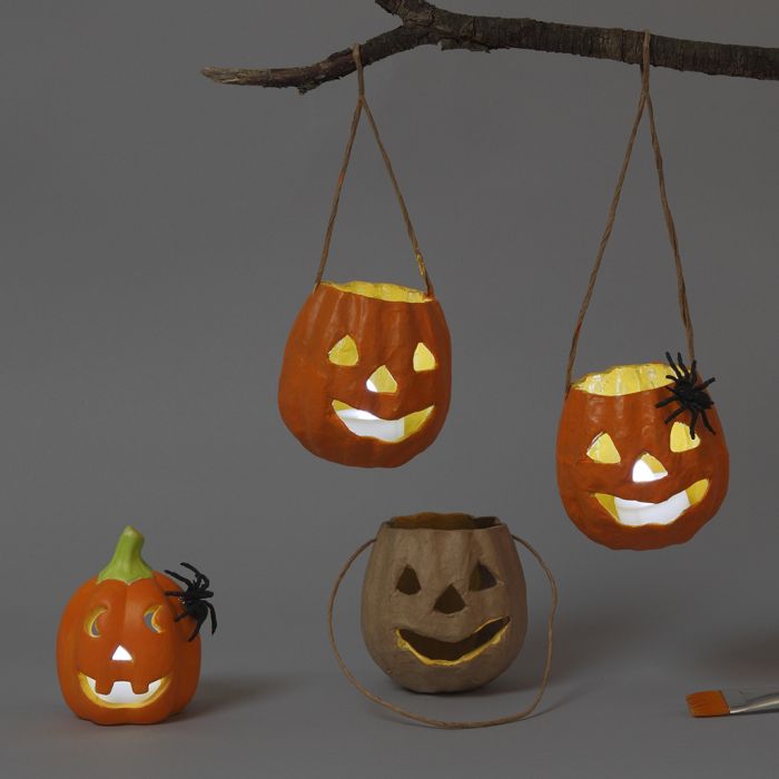 Lanterne en papier-mâché et en terre cuite pour Halloween
