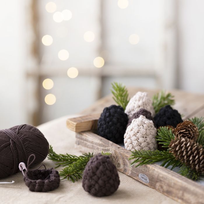 Crochetez des pommes de pin décoratives