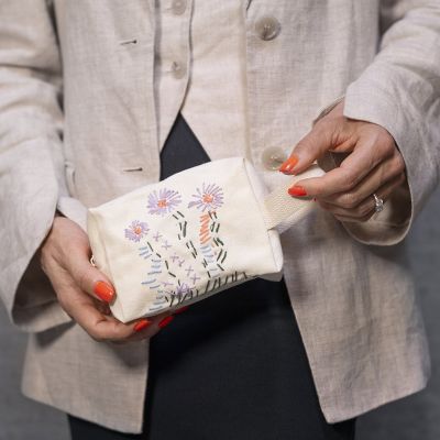 Trousse à maquillage avec broderie