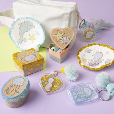 Coquilles, mini-bo&icirc;tes et porte-cl&eacute;s avec Glitter clay