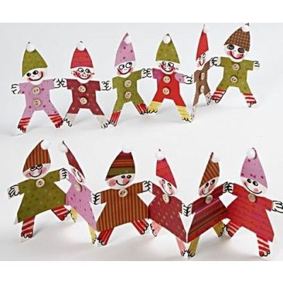 Des lutins joyeux alignés