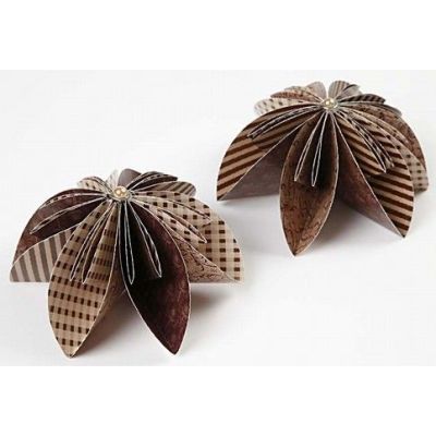 Une fleur en papier origami