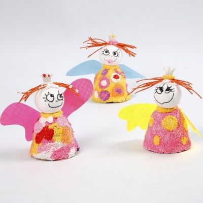 Un ange en cloche de terre cuite et Foam Clay