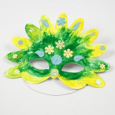 Peinture au doigt et Paillettes sur un Masque demi-visage en Papier m&acirc;ch&eacute;