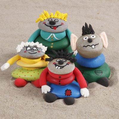 Trolls en pierre d&eacute;cor&eacute;s avec des marqueurs Plus Color et de la Silk Clay