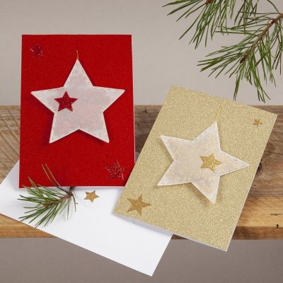 Cartes de Noël pailletées avec étoiles en papier calque suspendues