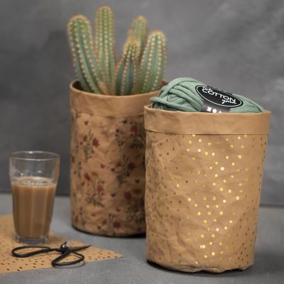 Un sac réalisé avec du papier imitation cuir à motifs