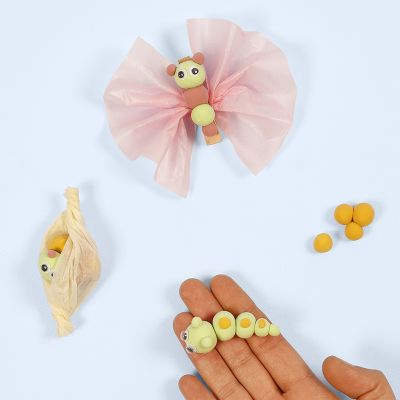 Mod&eacute;lisez le cycle de vie d'un papillon avec de la p&acirc;te Silk Clay