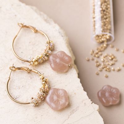Boucles d’oreilles rondes en perles de rocaille et perles en verre