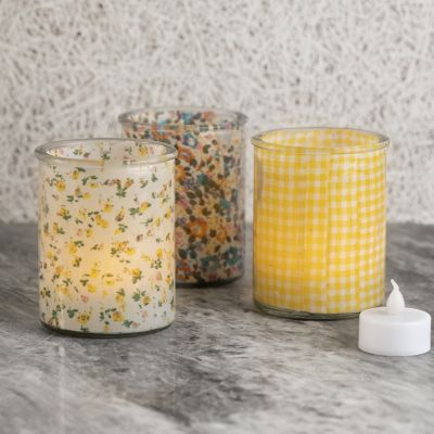 Bougeoirs décorés de tissu à l’intérieur