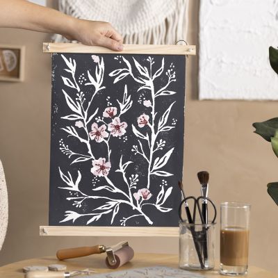 Affiche réalisée en impression au tampon.