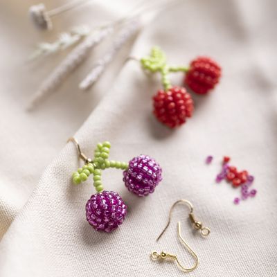 Boucles d’oreilles avec cerises en perles de rocaille
