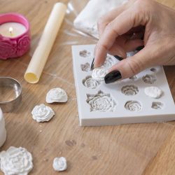Moule en silicone, Roses, H : 0,5-1 cm, L : 0,8-4 cm, 1 pi&egrave;ce