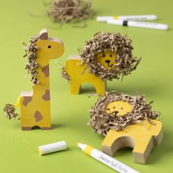 Animaux en bois, Savane, H : 3-14,5 cm, &eacute;p. 2 cm, 10 pi&egrave;ces/ 1 Pq.