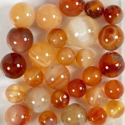 Perles de pierres d'agate, d 6+8+10 mm, diam&egrave;tre int&eacute;rieur 0,9-1 mm, brun clair, 28 pi&egrave;ces/ 1 Pq.