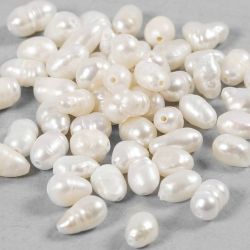 Perles d&rsquo;eau douce, d 4-6 mm, diam&egrave;tre int&eacute;rieur 1 mm, Perfor&eacute; longitudinalement, nacr&eacute;, 55 pi&egrave;ces/ 1 Pq.