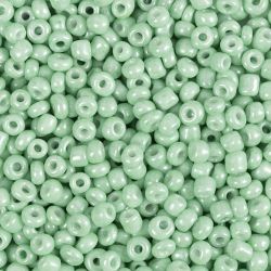 Perles de rocaille, d 3 mm, dim. 8/0, diam&egrave;tre int&eacute;rieur 0,6-1,0 mm, vert clair, 25 gr/ 1 Pq.