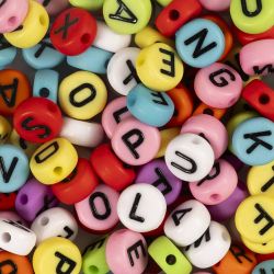 Perles rondes avec lettre